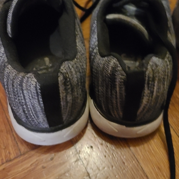 Skechers Fabric Sneakers 7.5 Hp🔥🔥🔥 - Picture 5 of 6